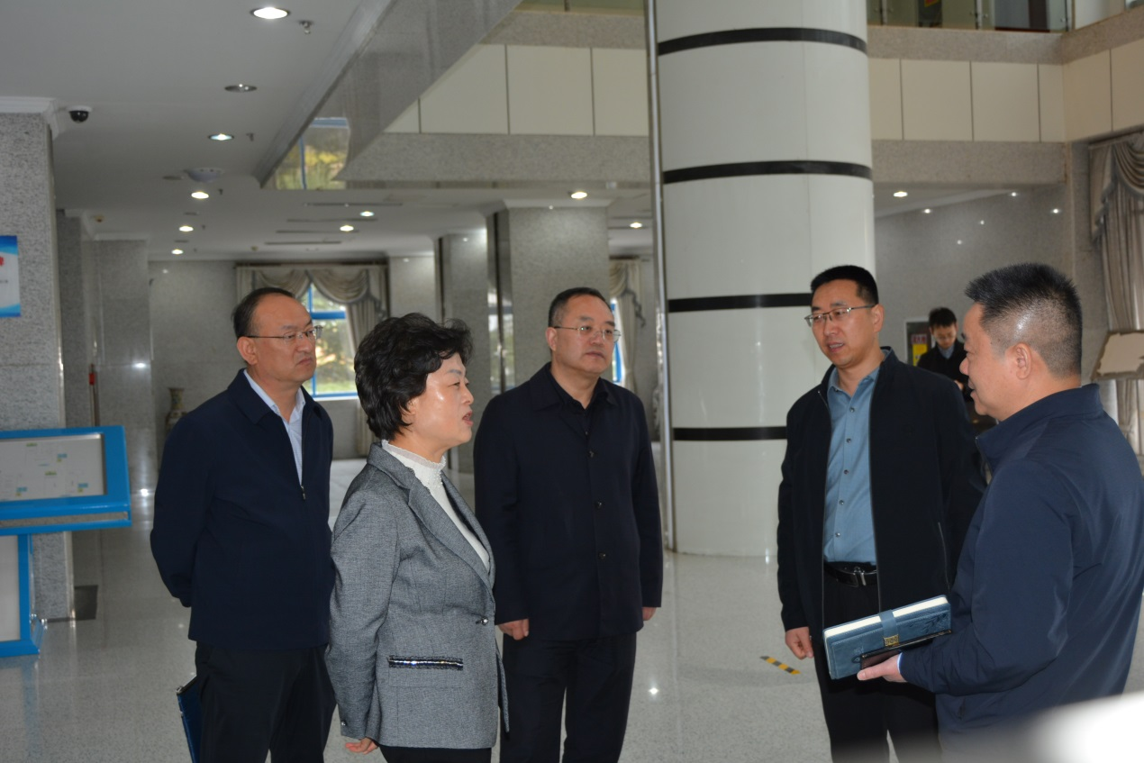 ��С����и���ɼ�����ҩҵ���޹�˾